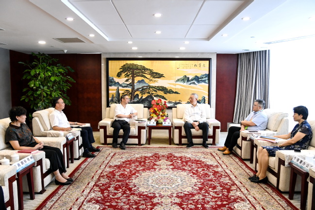 宋來、顧春華訪問國網上海市電力公司