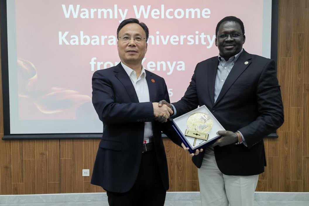 肯尼亞卡巴拉克大學代表團訪問我校